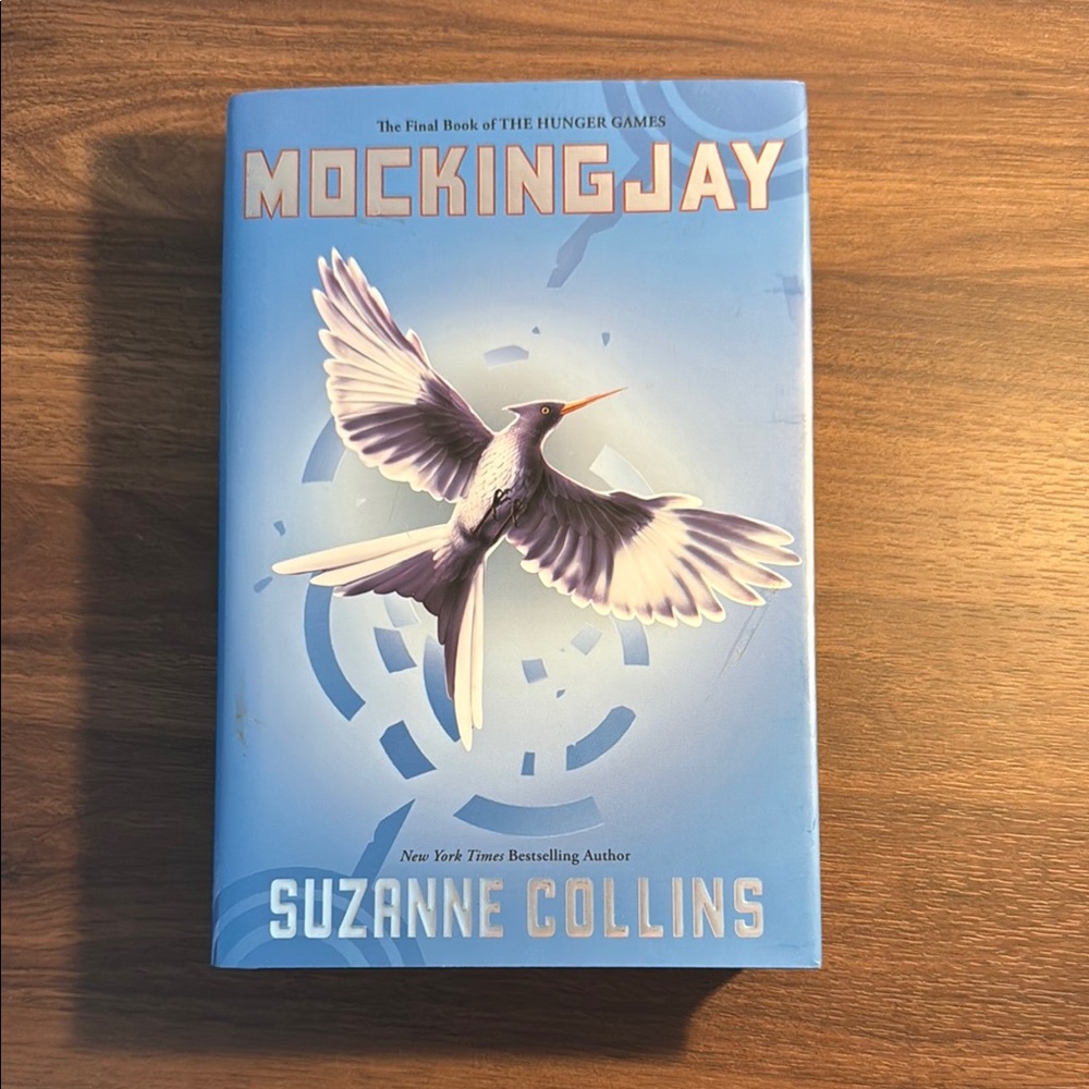 Mocking Jay - Suzanne Collins